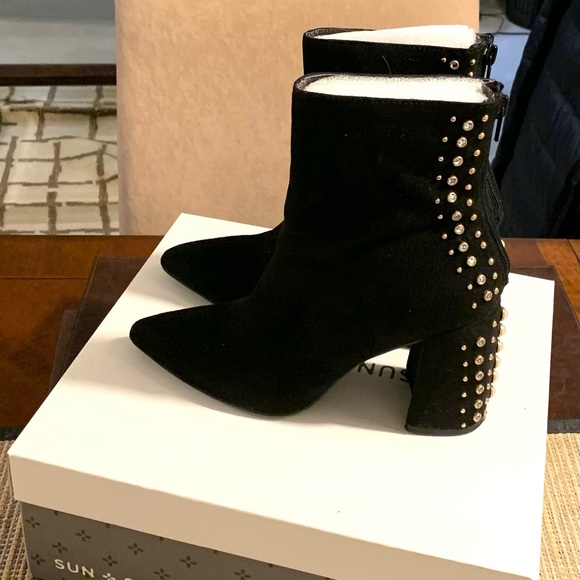 KENSIE- Black Suede Studs Ankle Booties! - Picture 4 of 9
